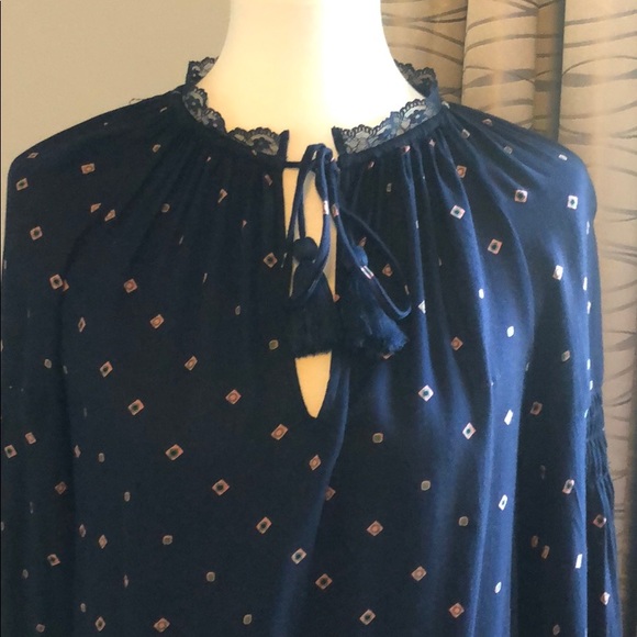 Excellent condition Lucky Brand long sleeve top - Picture 2 of 5